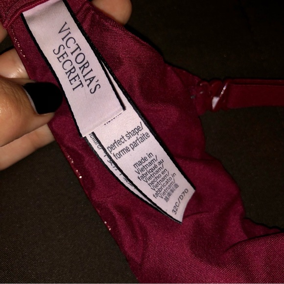 Victoria's Secret Red Bra and Panty Set - Picture 9 of 11